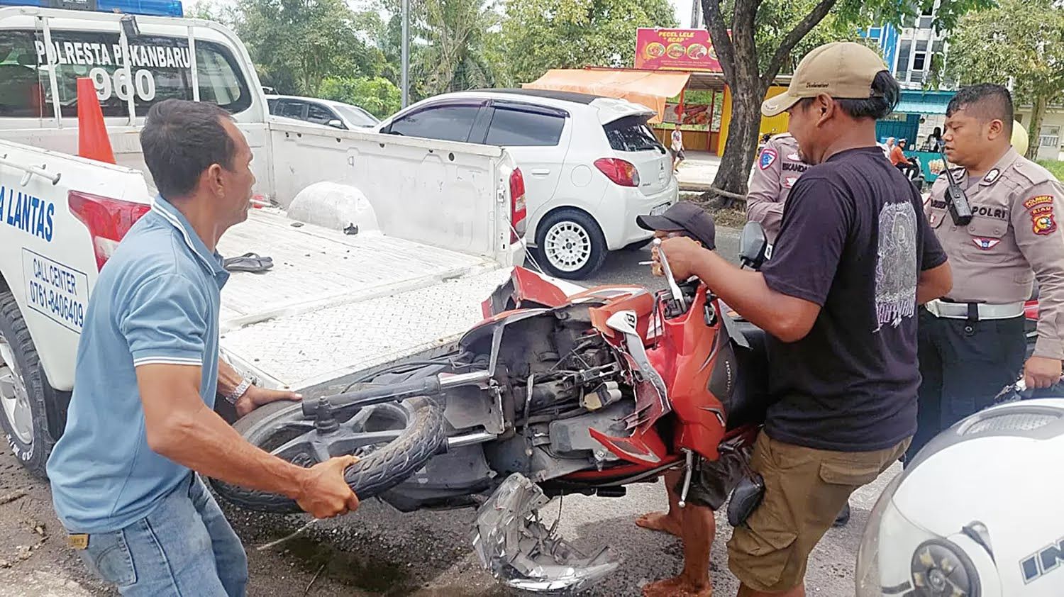 Lawan Arus Fatal: Pengendara Motor Tewas Ditabrak Truk di Jalan Soekarno Hatta Pekanbaru
