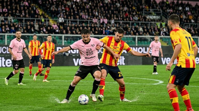 ,Analisis Taktik Palermo vs Lecce: Siapa yang Unggul di Lini Tengah?