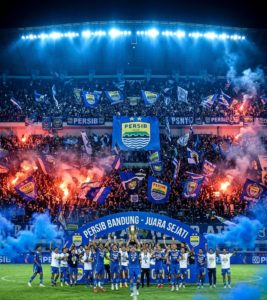 Persib Bandung dan Bobotoh: Sejarah, Rivalitas, Prestasi, serta Perkembangan Klub