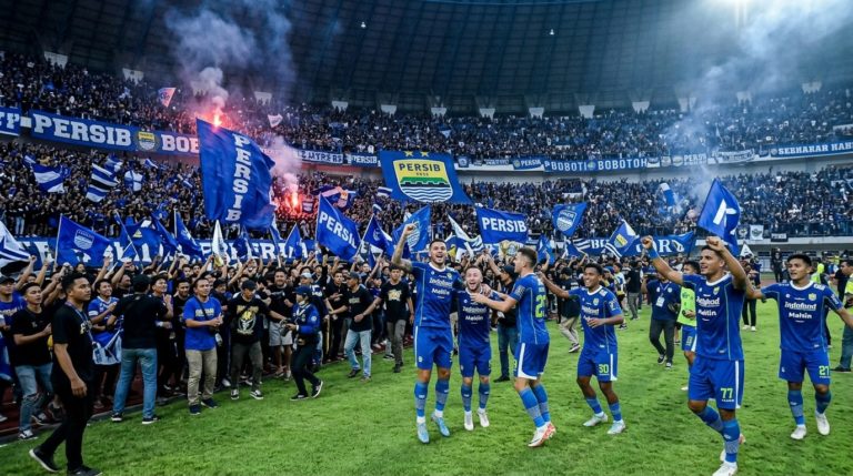 Persib Bandung Terbaru: Skuad, Pelatih, Prestasi, dan Target di Kompetisi Indonesia