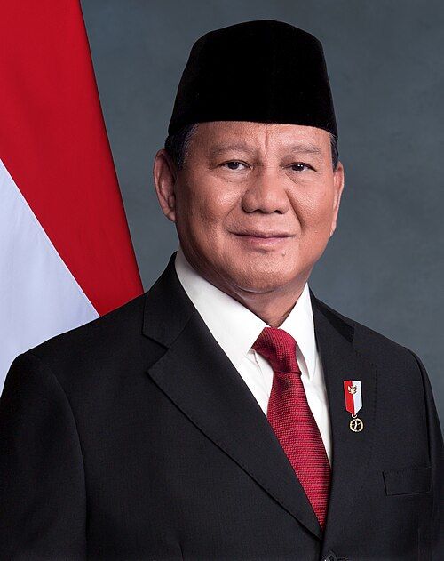 Prabowo Uji Coba Kebijakan Gratis Pendidikan, Ulangi Sejarah Utang, dan Hadapi Gugatan Kebakaran Hutan—Semua di Tengah Pembangunan Kopdes Merah Putih