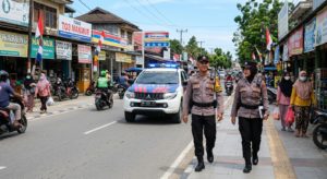 Patroli Siang Hari Polsek Mempawah Hulu Tingkatkan Ketegangan, Upaya Cegah Gangguan Kamtibmas Membuat Warga Resah namun Tetap Tenang