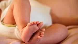 Berapa Kali BAB Normal untuk Bayi Baru Lahir? Ini Jawabannya