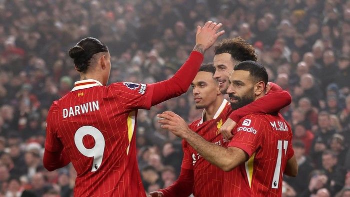 Alisson Peluk Woodman: Apa yang Menanti Bintang Liverpool di Musim Depan?