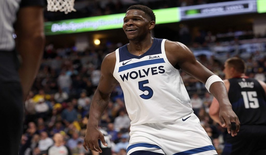Anthony Edwards Cedera di Laga Keempat Playoff, Dampak Besar bagi Timberwolves