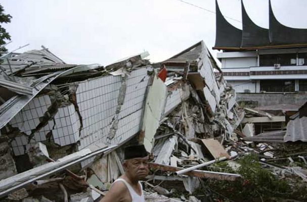 Gempa 6,9 SR Guncang Padang: Dari Getaran 2006 hingga Dampak pada Stadion Haji Agus Salim
