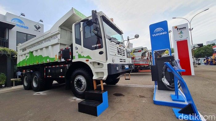 Harga Minyak Melejit, Pengusaha Beralih ke Truk Listrik: Transformasi Logistik di Indonesia