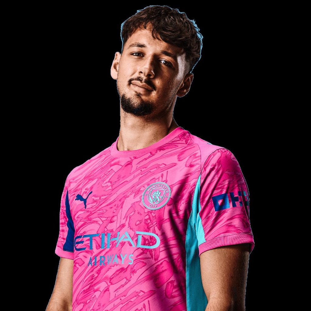 James Trafford Siap Tinggalkan Manchester City: Transfer Besar ke Tottenham atau Newcastle?