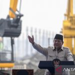 Jokowi Pujikan Keberanian Prabowo: BBM Tetap Stabil di Tengah Gejolak Energi Global