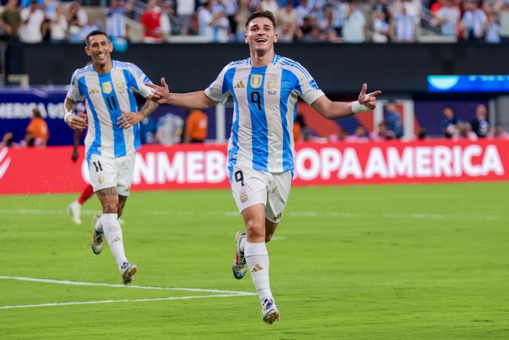 Julian Álvarez dan Dampak Bintang Argentina di Liga Eropa: Dari Atletico ke Sorotan Barcelona