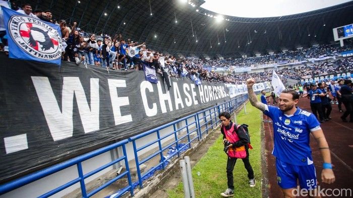 Kalkulasi Matematika Hattrick Persib Bandung: Bagaimana 1 Tim Satelit dan Keunggulan Kandang Bawa Maung ke Puncak Liga 1