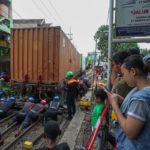 Kereta Anjlok di Surabaya: Ratusan Penumpang Terdampak, KAI Daop 8 Siapkan Respons Cepat