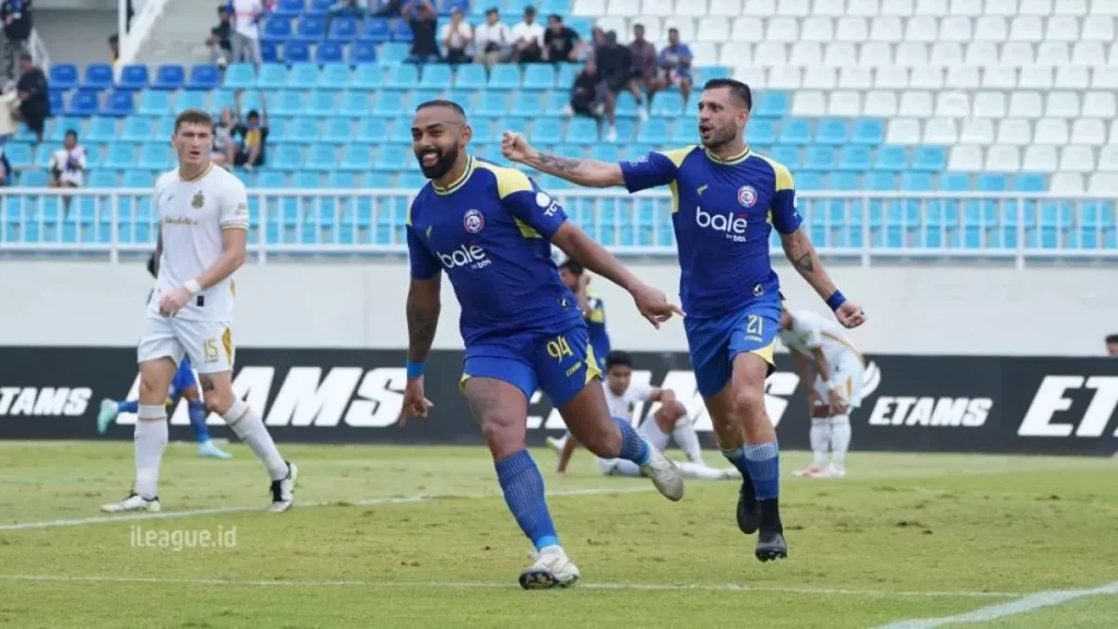 Klasemen Super League Berbalik: Arema FC & Malut United Tertahan, DU Sunyi PSIM