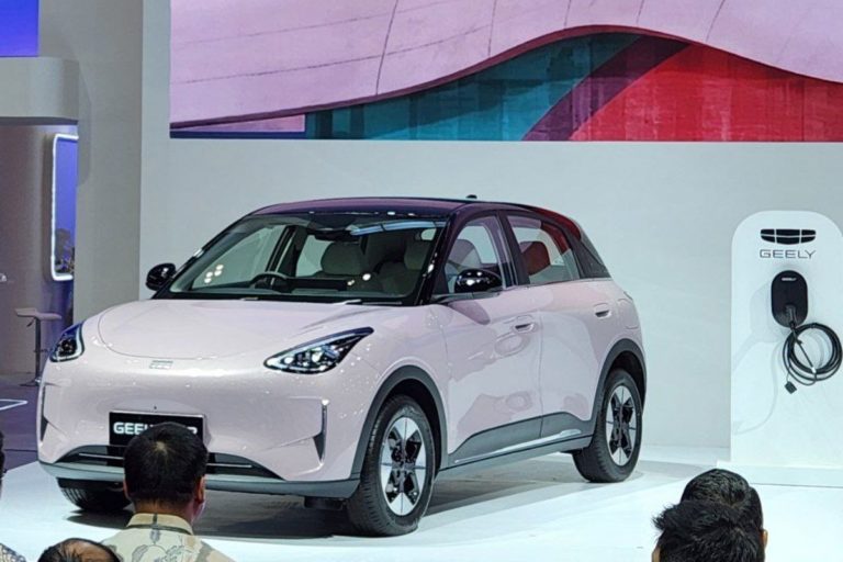 Mobil Listrik Geely EX2 vs Agya 2026: Selisih Biaya Operasional Capai Puluhan Juta