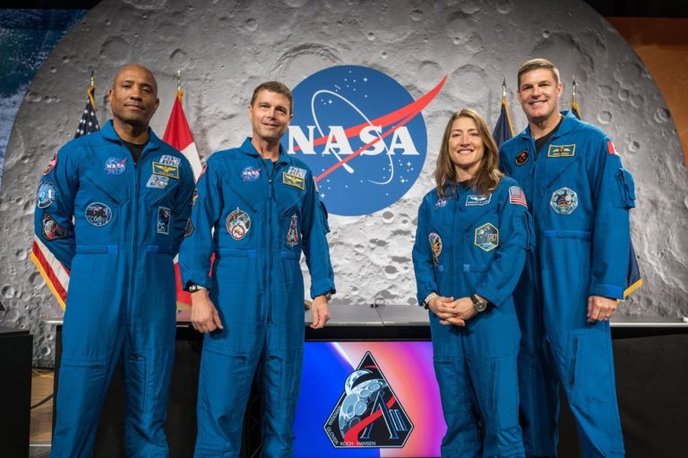 NASA Luncurkan Roket SLS Artemis II: Empat Astronot Keliling Bulan dalam 10 Hari