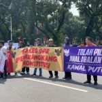 Puluhan Spanduk Dukung Amsal Sitepu di Depan PN Medan, Hingga Putusan Bebas yang Bikin Air Mata Kemenangan