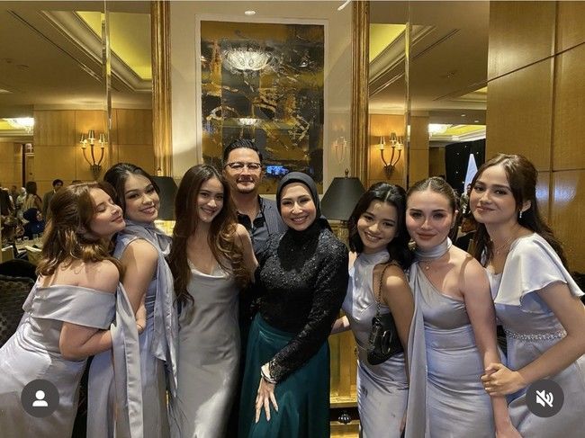 Rebecca Klopper Anggun di Siraman Syifa Hadju: 7 Foto Memukau yang Bikin Geger!