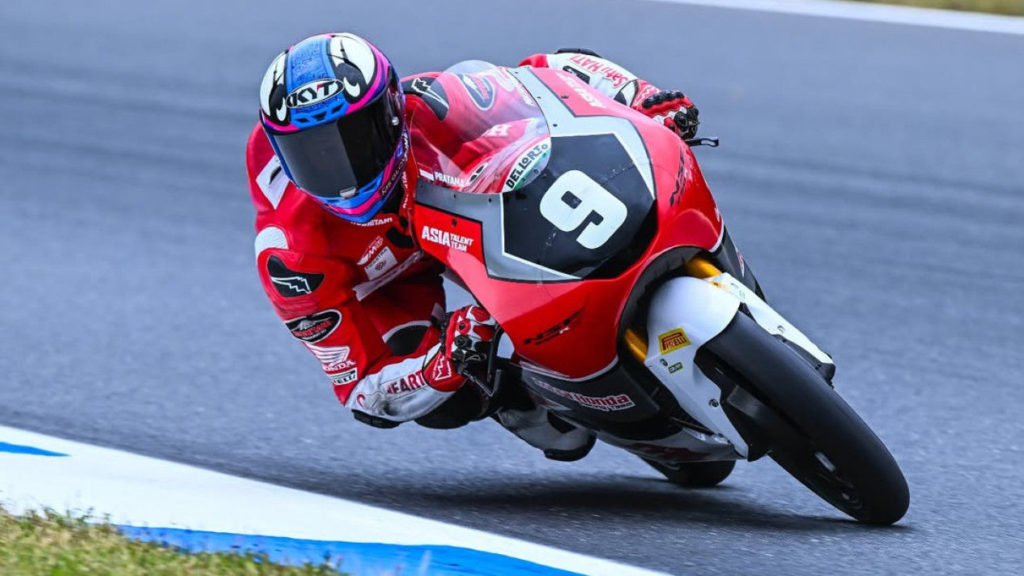 Veda Ega Pratama Menggempur Puncak Rookie of the Year Moto3 2026, Sementara Brian Uriaste Tersandung di Spanyol
