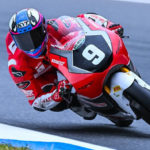 Veda Ega Pratama Menggempur Puncak Rookie of the Year Moto3 2026, Sementara Brian Uriaste Tersandung di Spanyol