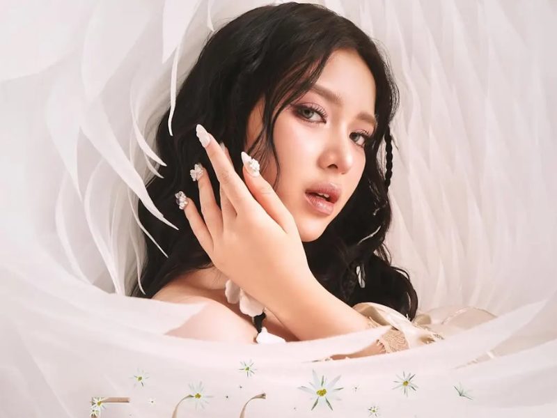 Album Camarosa: Danes Rabani Ungkap Cinta dan Kehilangan dalam Debut Emosional