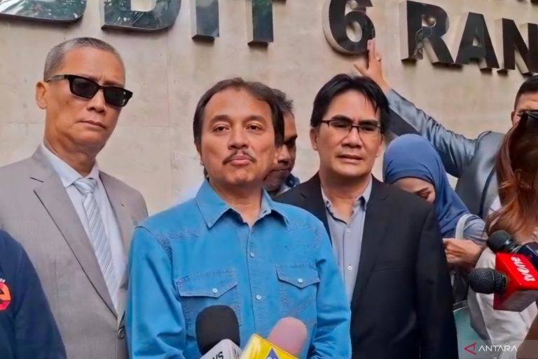 Misteri di Balik Roy Suryo: Mengapa Ia Mendesak Penghentian Kasus Ijazah Jokowi?