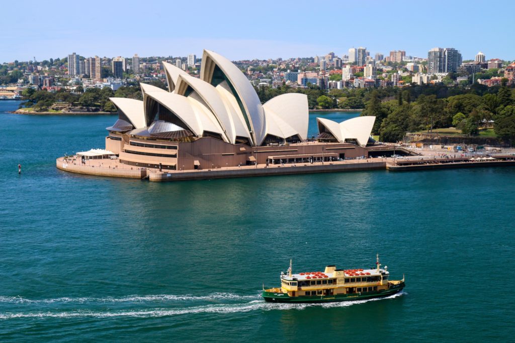 Misteri Kesibukan di Sekitar Sydney Pool: Dari Kopi Pinggir Ombak hingga Kebijakan Perumahan