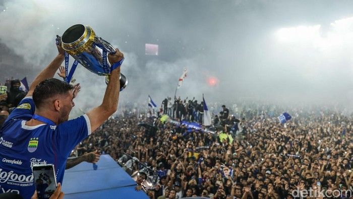 Persib Bandung Siap Raih Gelar Juara Super League 2025/2026, Bobotoh Padati GBLA