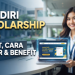 Mahasiswa menunjukkan portal pendaftaran Mandiri Scholarship 2026 di layar laptop.