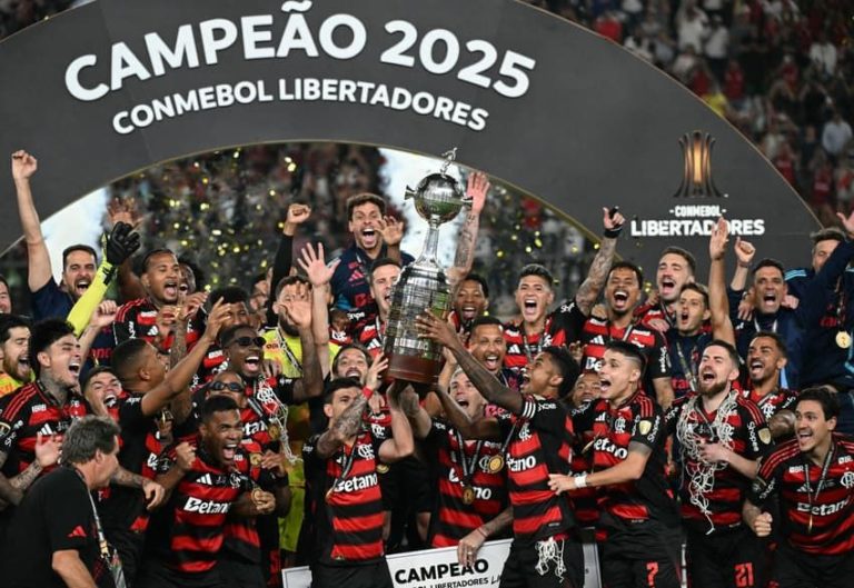 Flamengo Catat Rekor Penonton dan Lolos Perempat Final Libertadores dengan Kemenangan 2-1 atas Cruzeiro