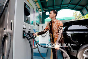 Pemda Bebaskan Pajak Kendaraan Listrik, Apa Kata Asosiasi SPKLU?