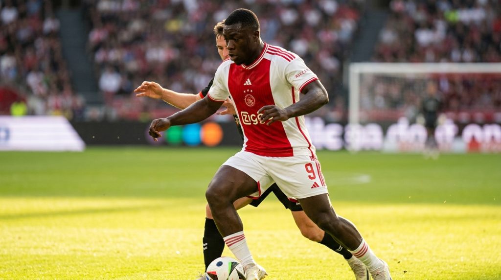 Gaya Bermain Brian Brobbey: Kekuatan Fisik dan Ketajaman di Kotak Penalti