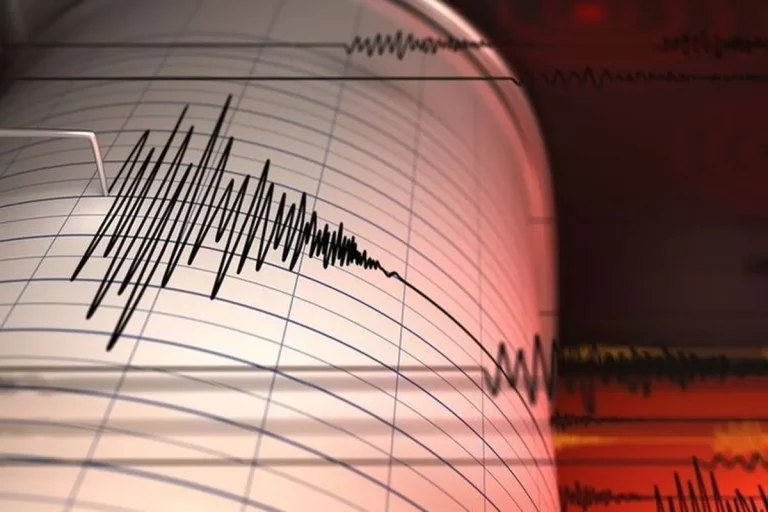 Gempa Guncang Bandung dan Senjata Antariksa AS: Bumi di Tengah Dua Ancaman Besar