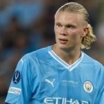 Haaland Jadi Sorotan: Gol Kontroversial, Foto Viral Bersama Hafþór Björnsson, dan Reaksi Michael Carrick di Derby Manchester