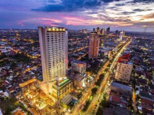 Surabaya Penuh Drama: Maghrib, Flu, Kapal Tenggelam, dan Sidang Korupsi—Semua Terungkap di Satu Malam