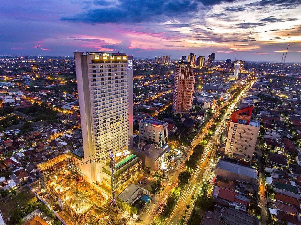 Surabaya Penuh Drama: Maghrib, Flu, Kapal Tenggelam, dan Sidang Korupsi—Semua Terungkap di Satu Malam